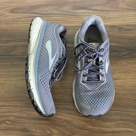 Brooks Ghost 12 1203051B086 Medium B Size Women's 6.5 - Picture 2 of 9